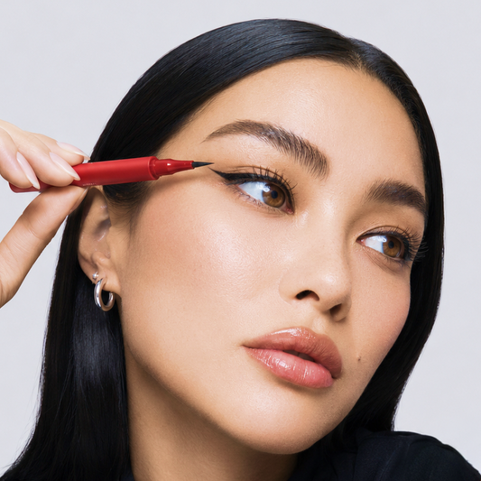 Eyeliner image 3